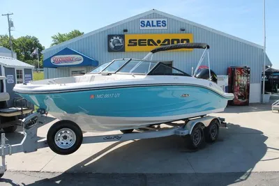 2021 Sea Ray SPX 190 Outboard