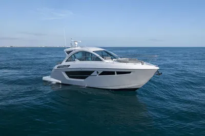 2024 Cruisers Yachts 50 Cantius