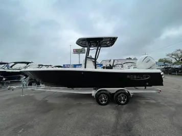 2024 Robalo 246 Cayman