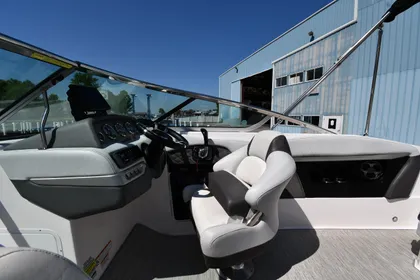 2014 Regal 24 Fasdeck