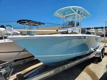 2016 Sea Hunt 235 Ultra SE