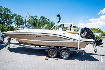 2017 Sea Ray SPX 210 OB