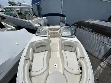 2011 Stingray 215LR Sport Deck