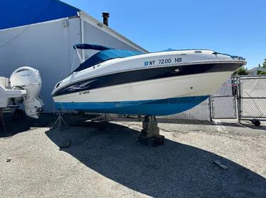 2011 Stingray 215LR Sport Deck