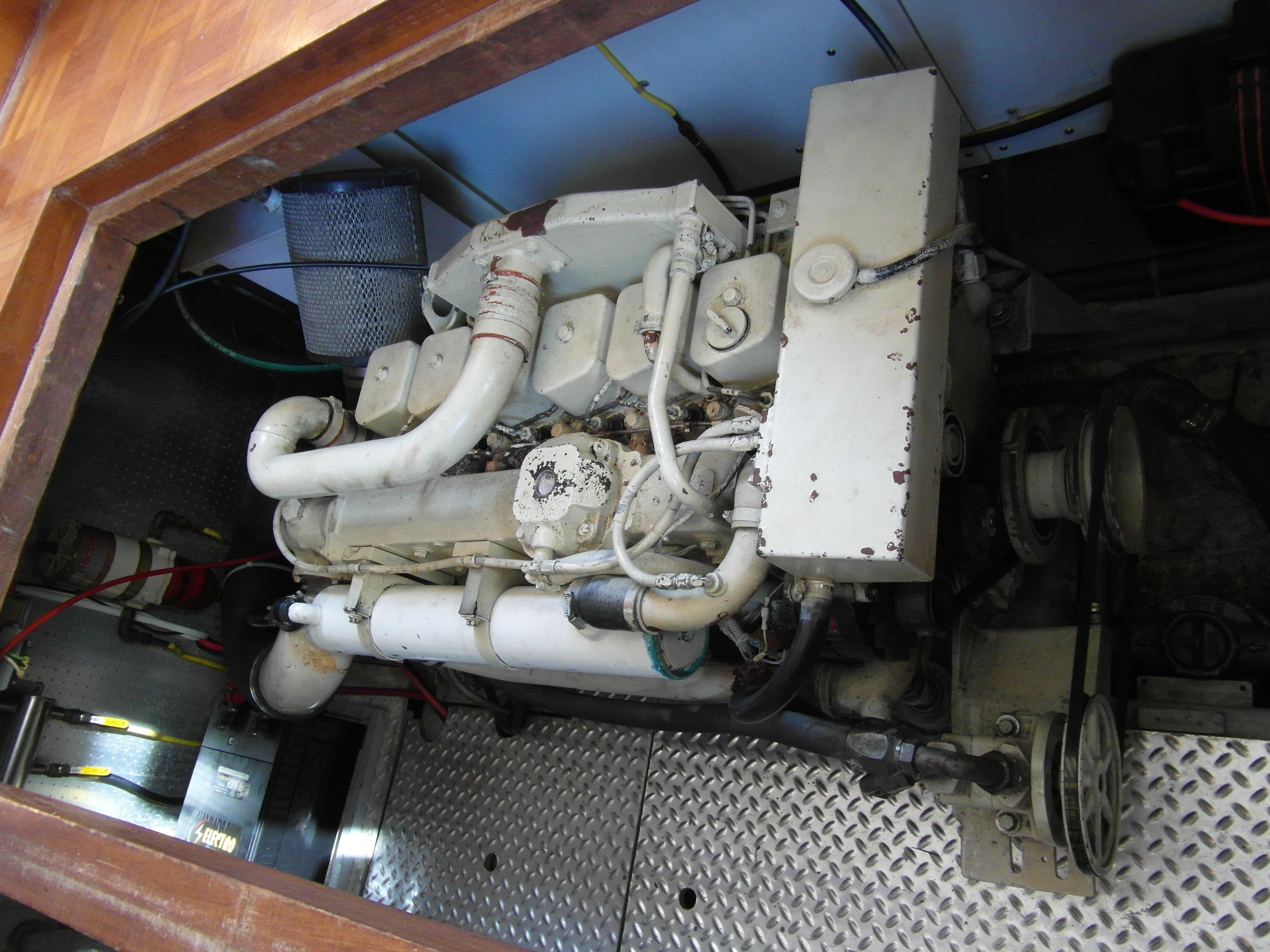 Marine Trader 46 Fast Trawler Port Engine