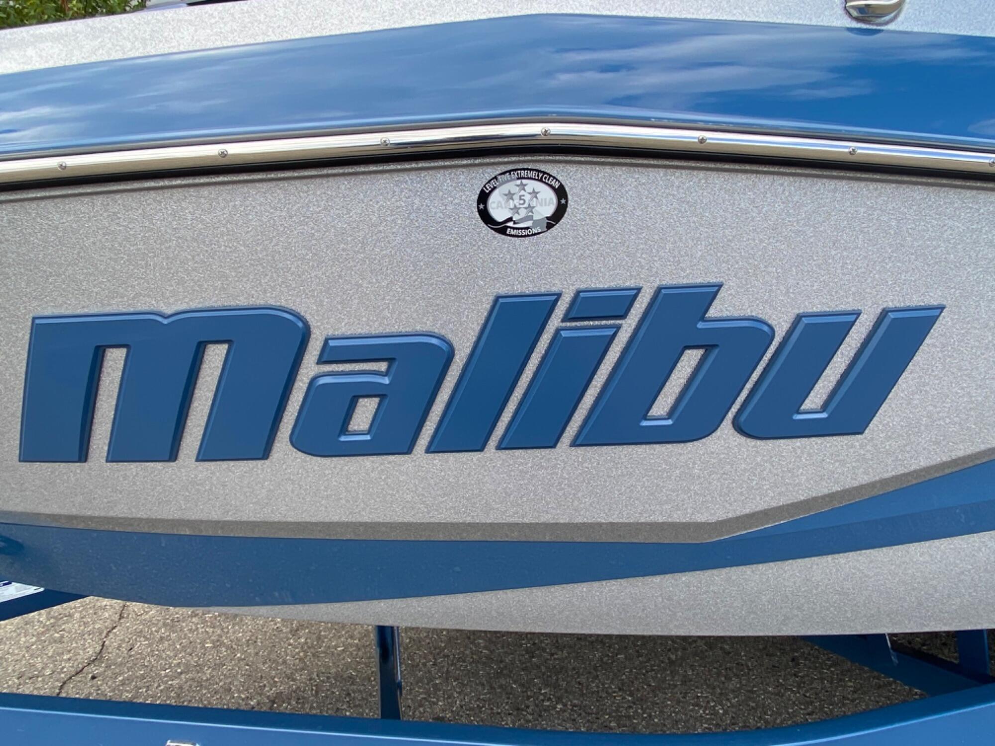 2023 Malibu 22 LSV