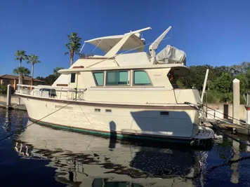 1983 Hatteras 53 Extended Deck Motor Yacht