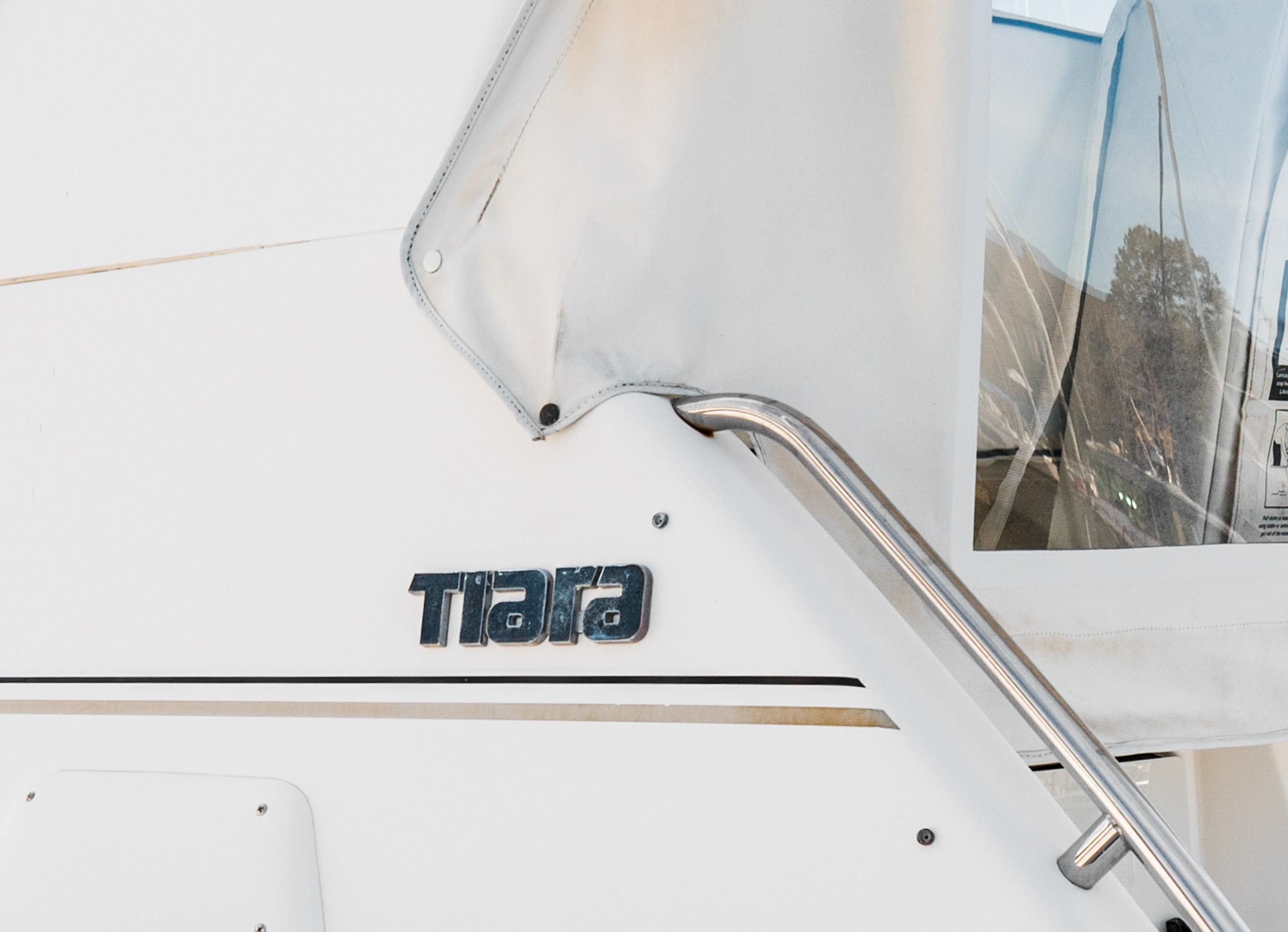 2001 Tiara Yachts 4300 Open