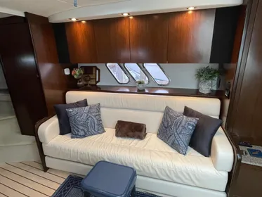 2012 Cruisers Yachts 380 Express