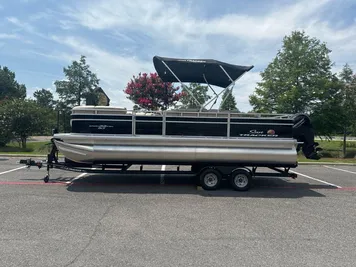 2024 Sun Tracker SportFish 22 DLX