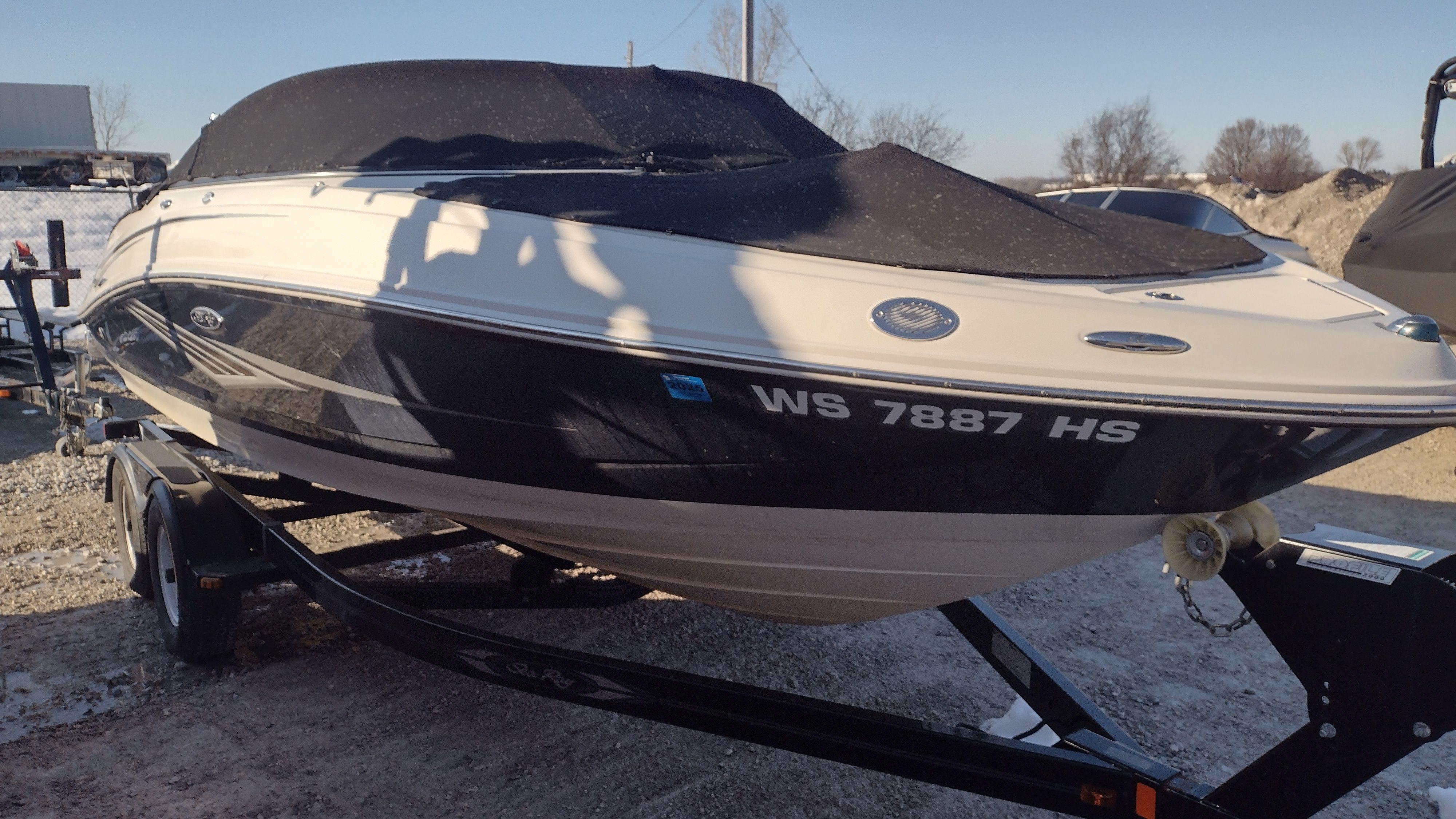 Motorboat Sea Ray 210 Seven for rent - Poland