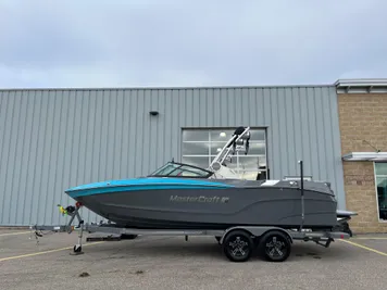 2023 MasterCraft XT23