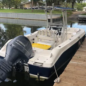 2016 Robalo R200 Center Console