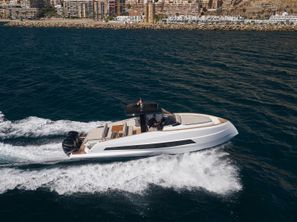 2022 Astondoa 377 Coupe Outboard