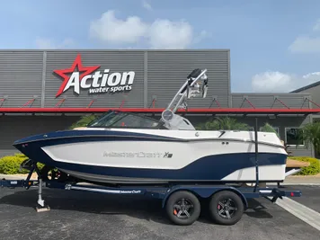 2023 MasterCraft XT20