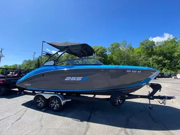 2022 Yamaha Boats 255XD