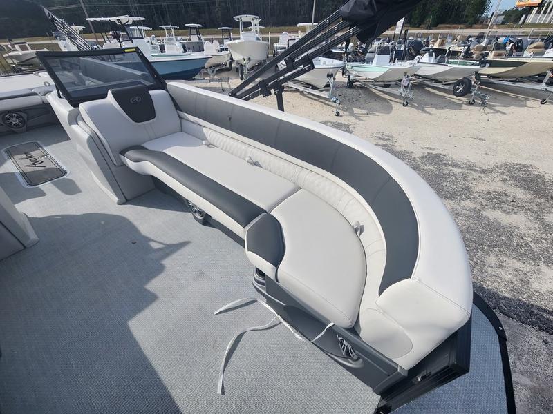 2024 Avalon LSZ Versatile Rear Bench Windshield 25 FT