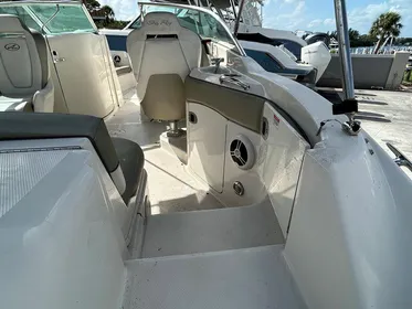 2007 Sea Ray 220 Sundeck