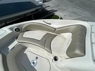 2007 Sea Ray 220 Sundeck