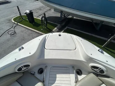 2007 Sea Ray 220 Sundeck