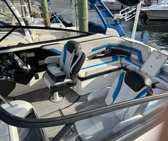 2019 Yamaha Boats 242 X