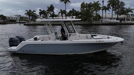 2021 Robalo R272 Center Console