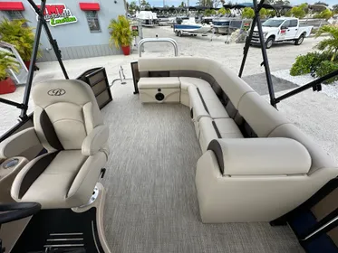 2024 Bentley Pontoons BENTLEY 243 CRUISE XL, Tri Toon