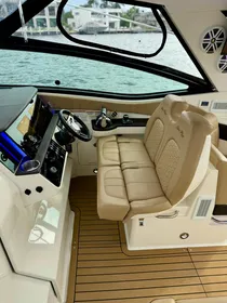 2019 Sea Ray 320 Sundancer