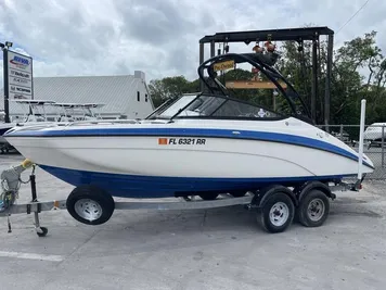 2018 Yamaha Boats AR210