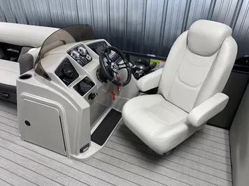 2024 Sylvan Mirage X3 Tritoon - Mercury 150HP