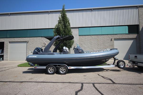 New 2023 Zodiac Medline 7.5 NEO 300hp In Stock 48145 La Salle