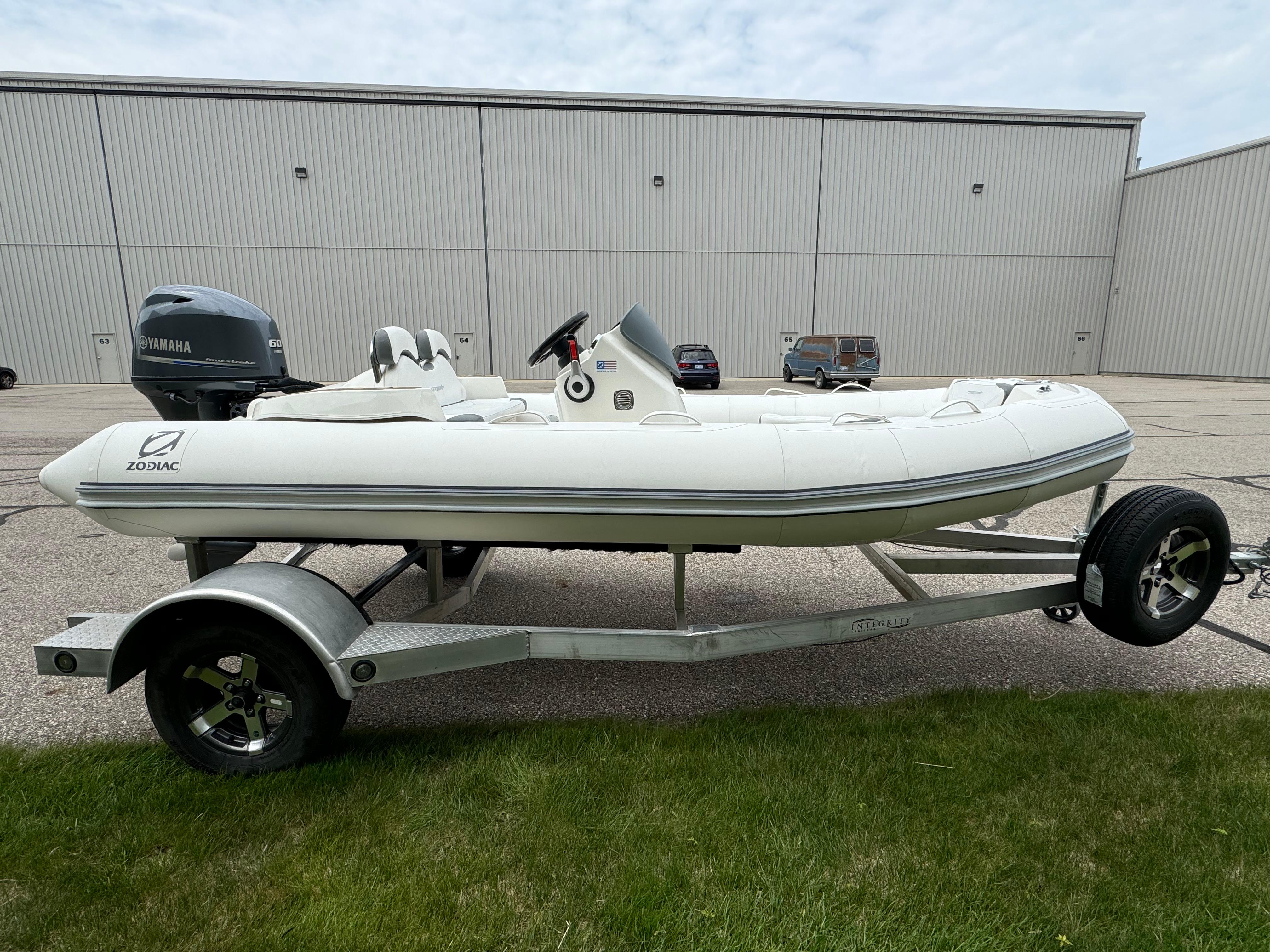 Used 2019 Avon Seasport 440 Deluxe NEO 60hp In Stock, 49417 Grand Haven ...