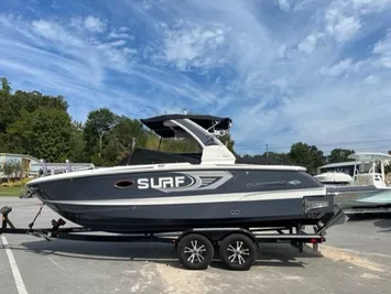 2023 Chaparral 26 Surf