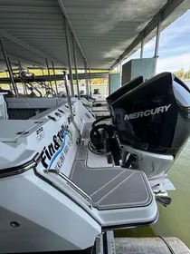 2022 Blackfin 272 CC