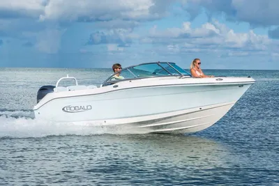 2024 Robalo R207 Dual Console