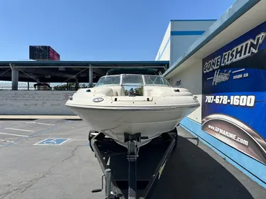 2001 Sea Ray 210 Sundeck