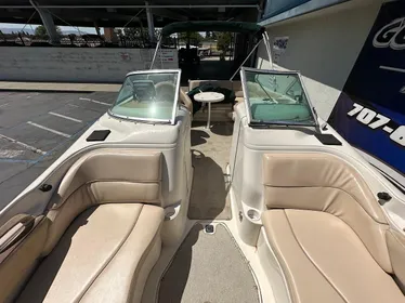 2001 Sea Ray 210 Sundeck