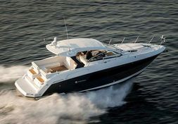 2022 Cruisers Yachts 39 Express Coupe