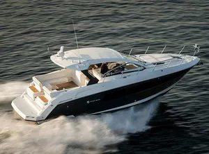 2024 Cruisers Yachts 39 Express Coupe