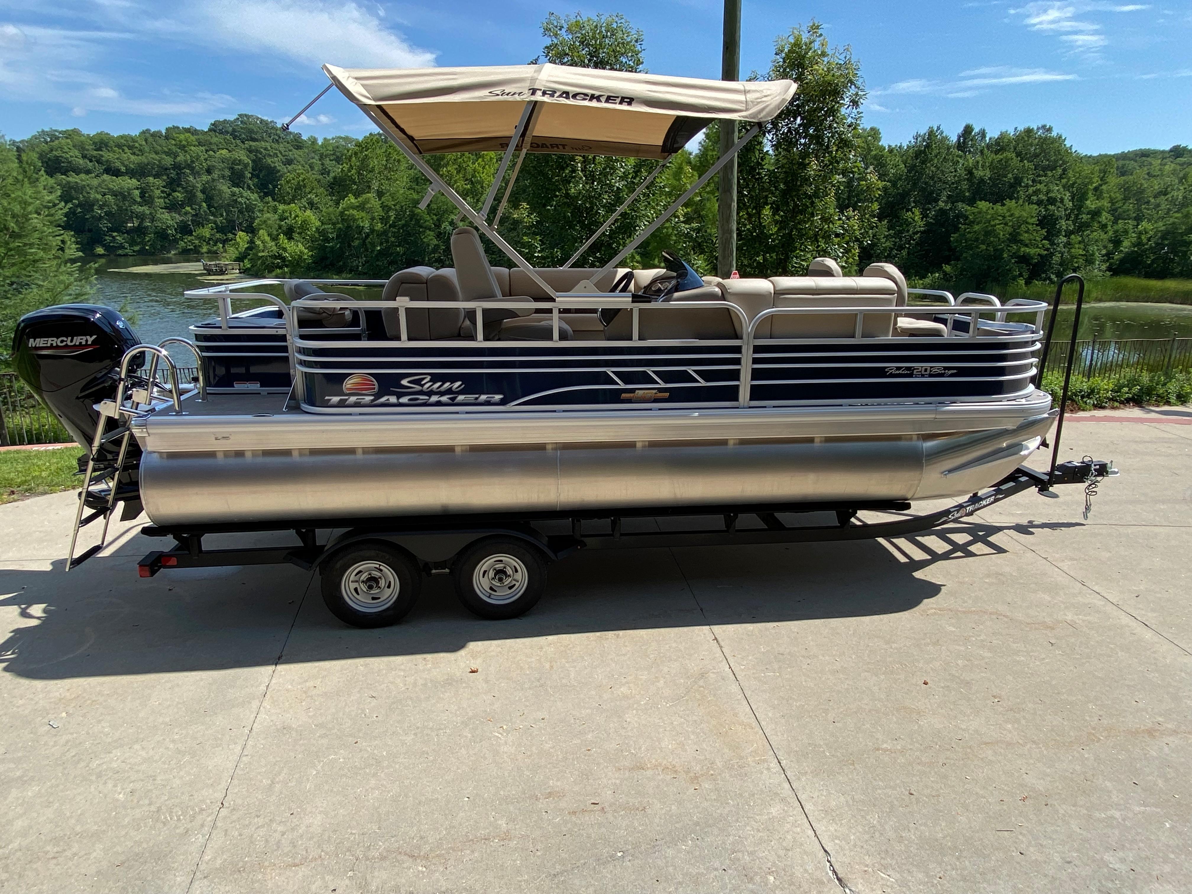 New 2023 Sun Tracker Fishin' Barge 20 DLX, 64055 Independence