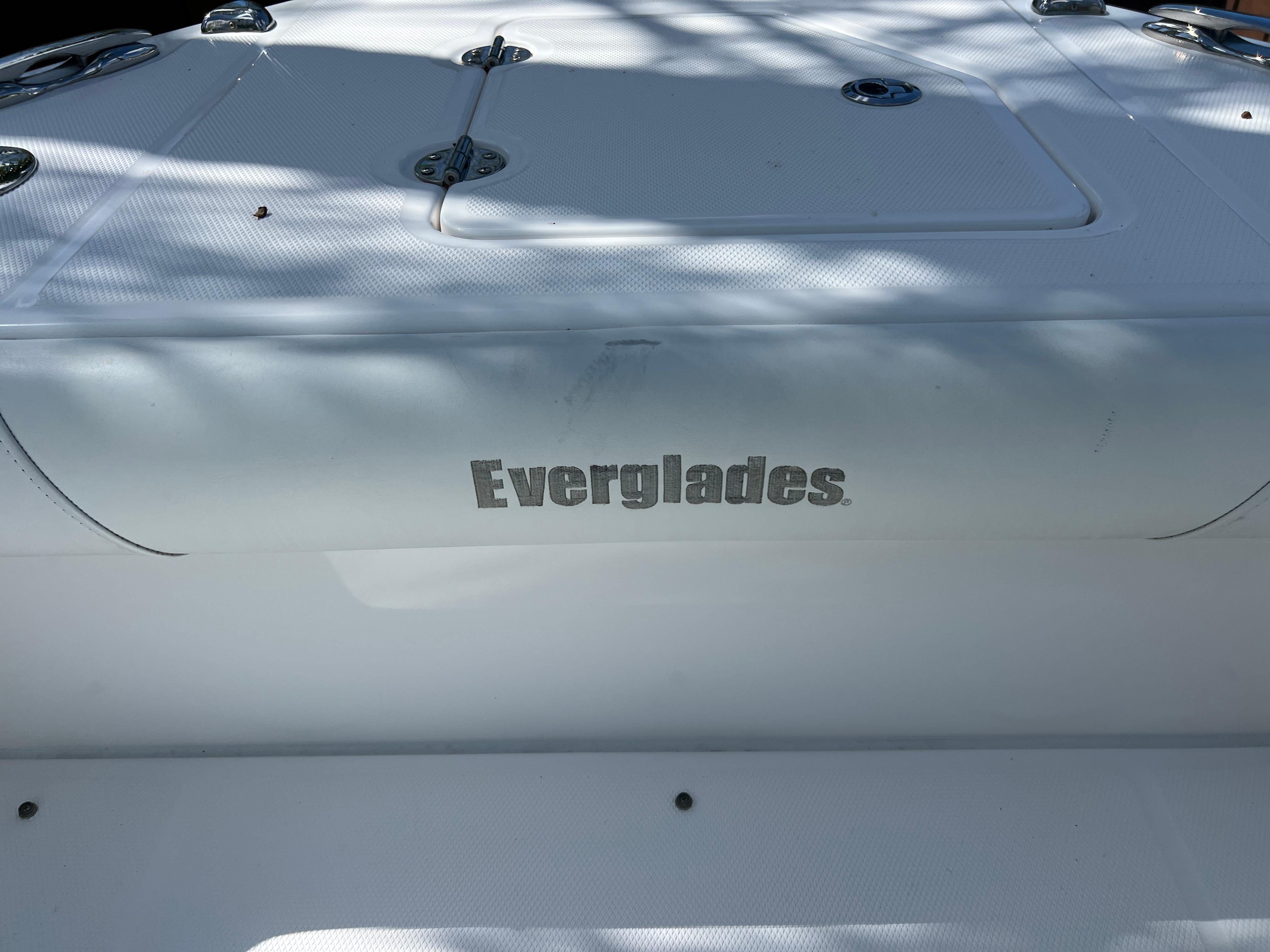 2019 Everglades 273 Center Console