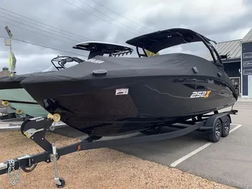 2023 Yamaha Boats 252XE