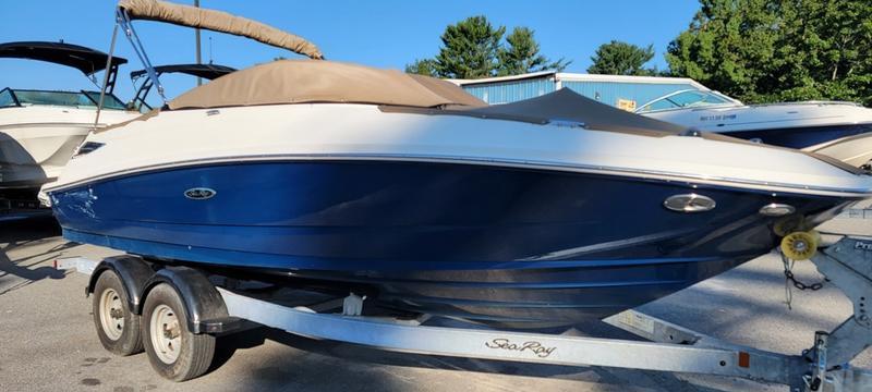 Sea Ray 220 Sundeck boats for sale - Boat Trader