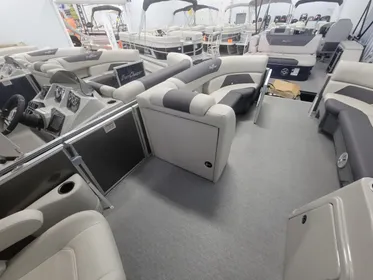 2022 SunChaser Geneva Cruise 24 LR DH