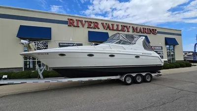 2000 Cruisers Yachts 3375 Express