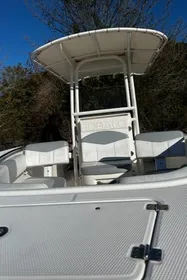 2021 Robalo R200 Center Console