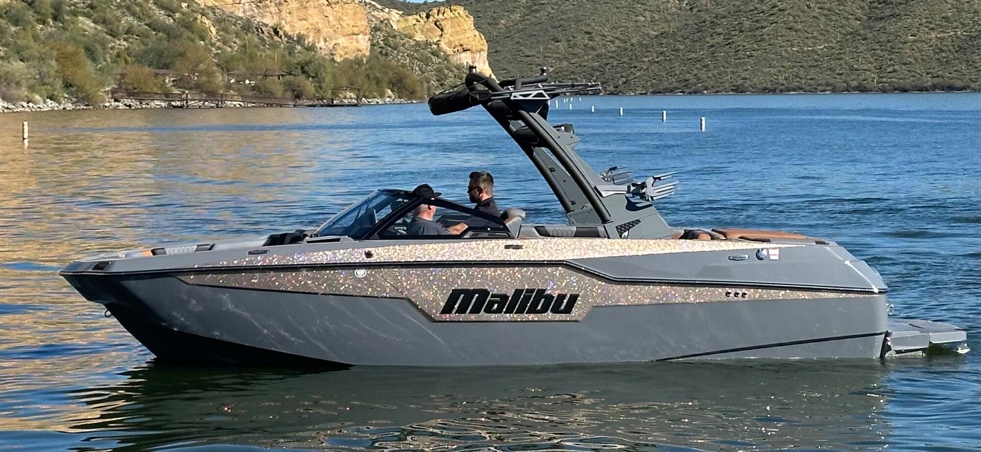 2023 Malibu M220