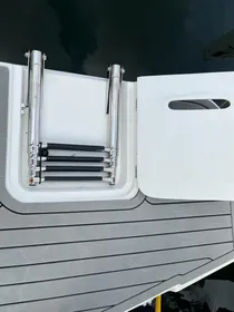 2022 Evolve Yachts 400 Outboard