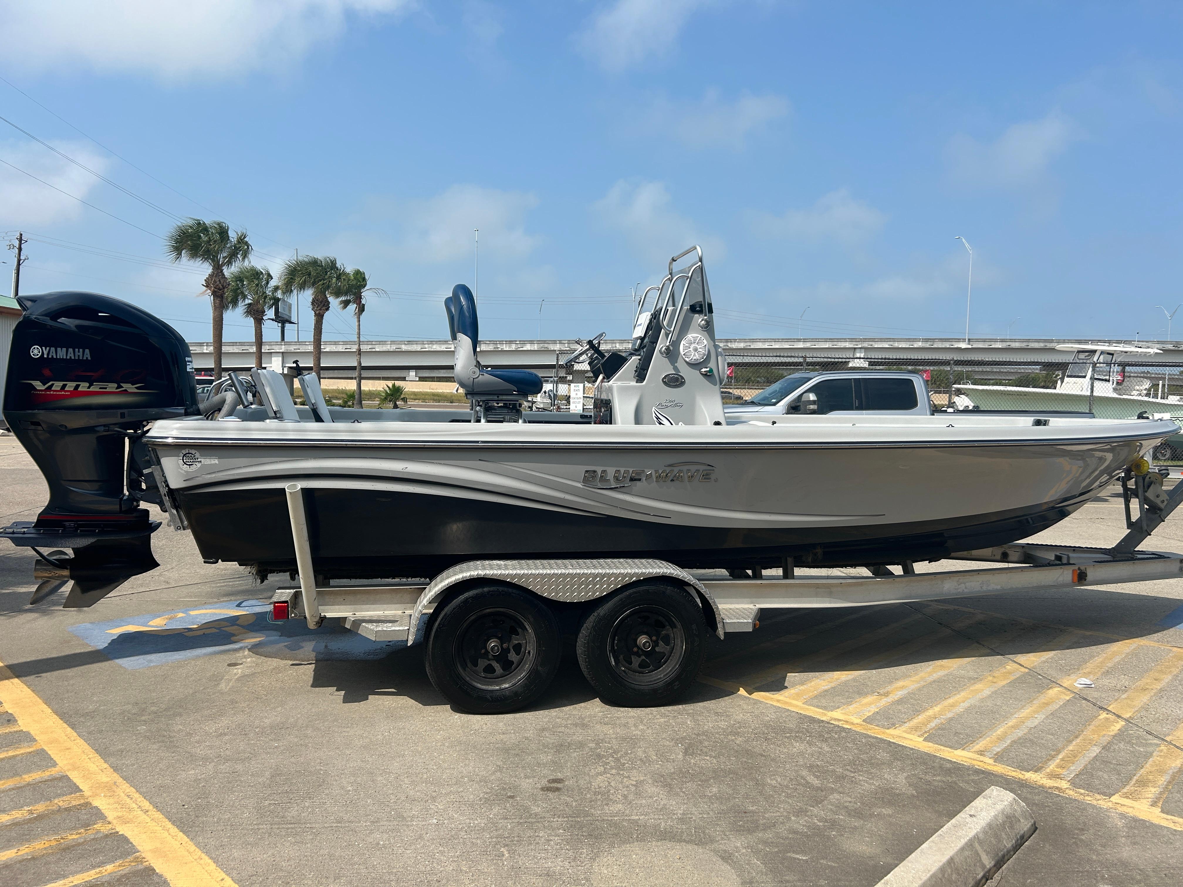 2013 Blue Wave Pure Bay 2200