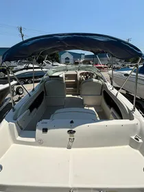 2003 Sea Ray 225 Weekender